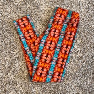 ☘️ Lularoe leggings bundle and save clover3 for20